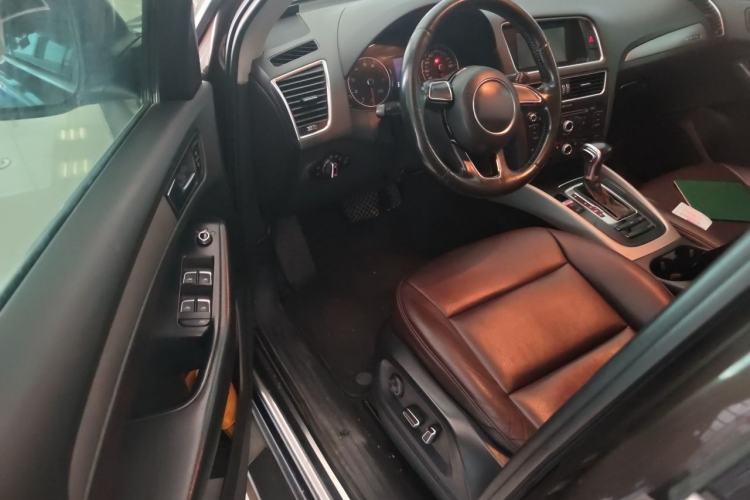 Used Audi Q5 2015 40 TFSI Trendy Edition Driver Seat