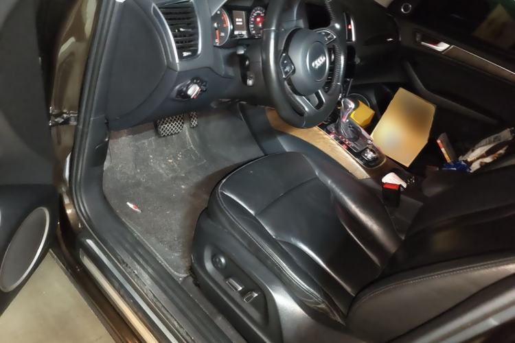 Used Audi Q5 2015 40 TFSI Comfort Model Driver Seat