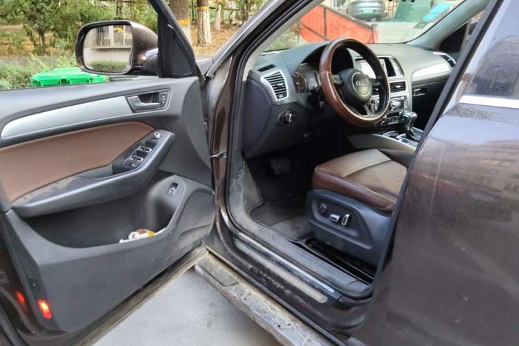 Used Audi Q5 2015 40 TFSI Technology Edition Driver Seat