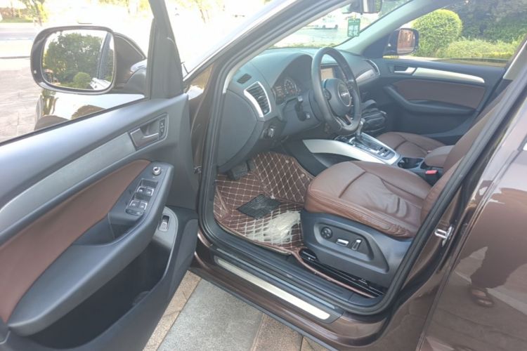 Used Audi Q5 2015 40 TFSI Technology Edition Driver Seat