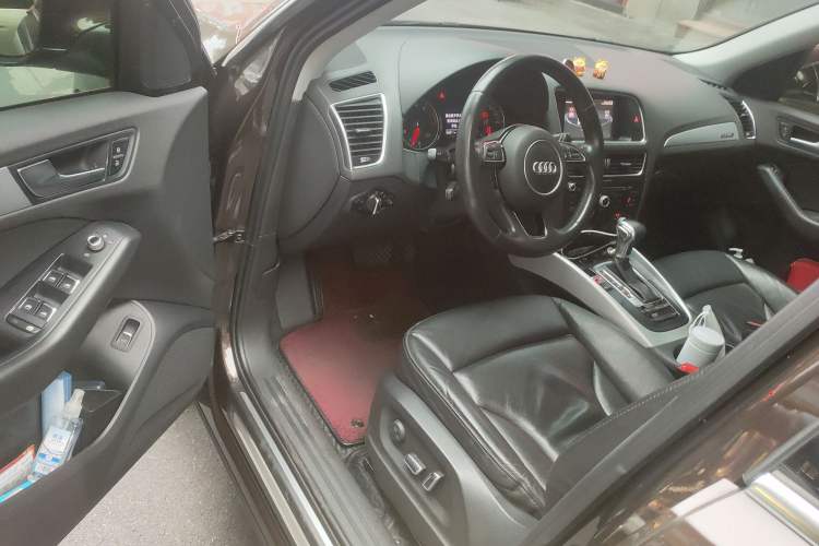Used Audi Q5 2015 40 TFSI Technology Edition Driver Seat