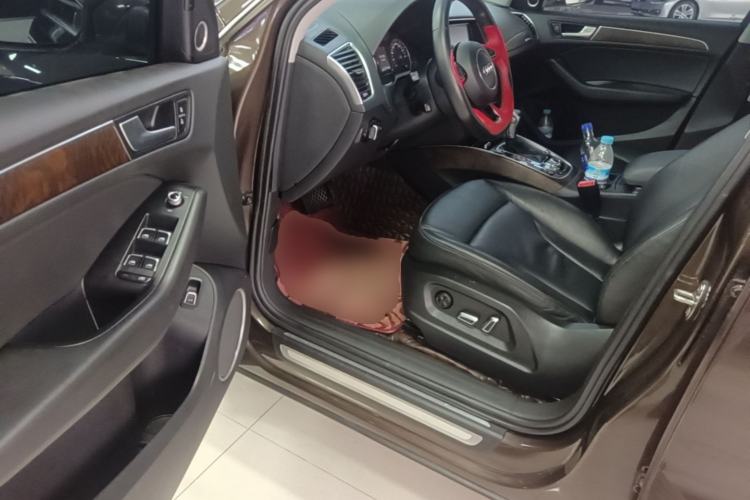 Used Audi Q5 2015 40 TFSI Comfort Model Driver Seat