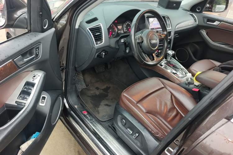 Used Audi Q5 2015 40 TFSI Comfort Model Driver Seat