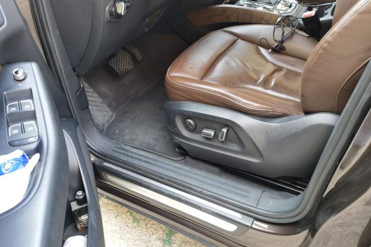 Used Audi Q5 2015 40 TFSI Technology Edition Driver Seat