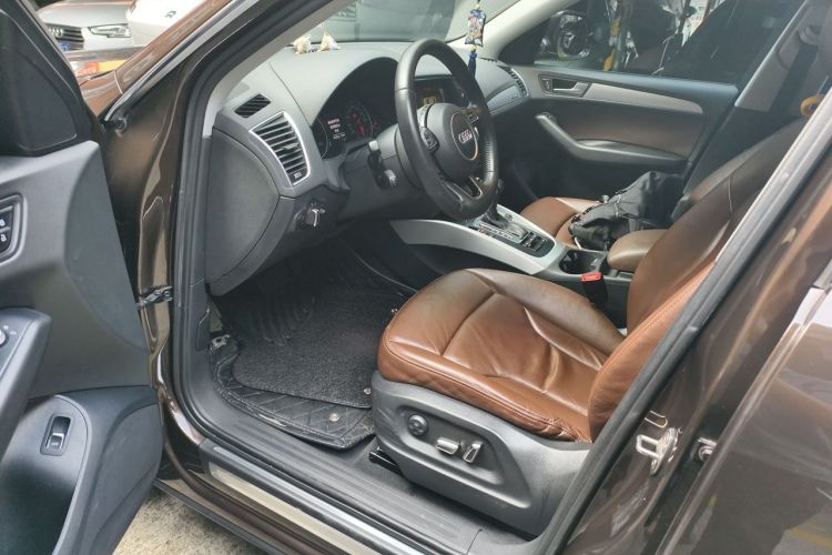 Used Audi Q5 2015 40 TFSI Technology Edition Driver Seat