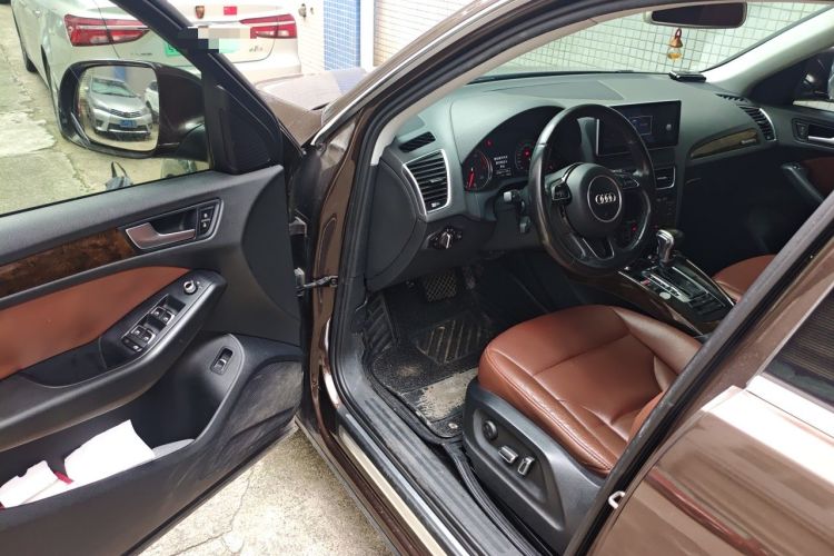 Used Audi Q5 2015 40 TFSI Technology Edition Driver Seat