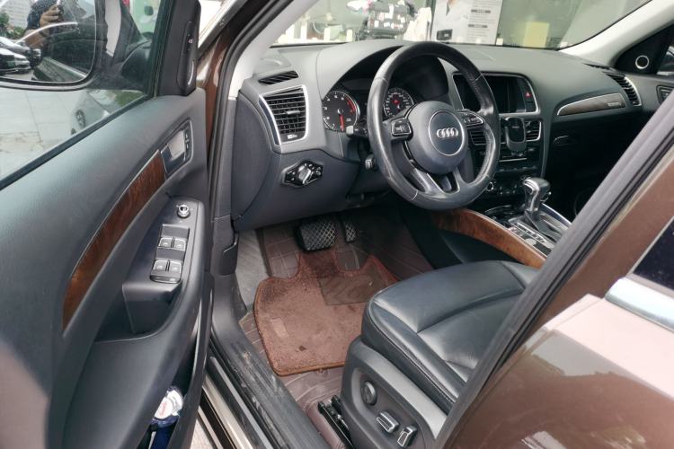 Used Audi Q5 2015 40 TFSI Comfort Model Driver Seat
