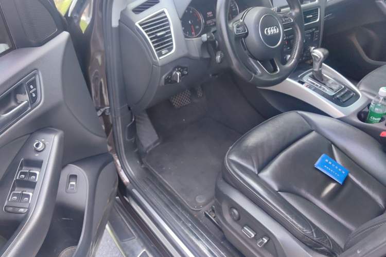 Used Audi Q5 2015 40 TFSI Technology Edition Driver Seat