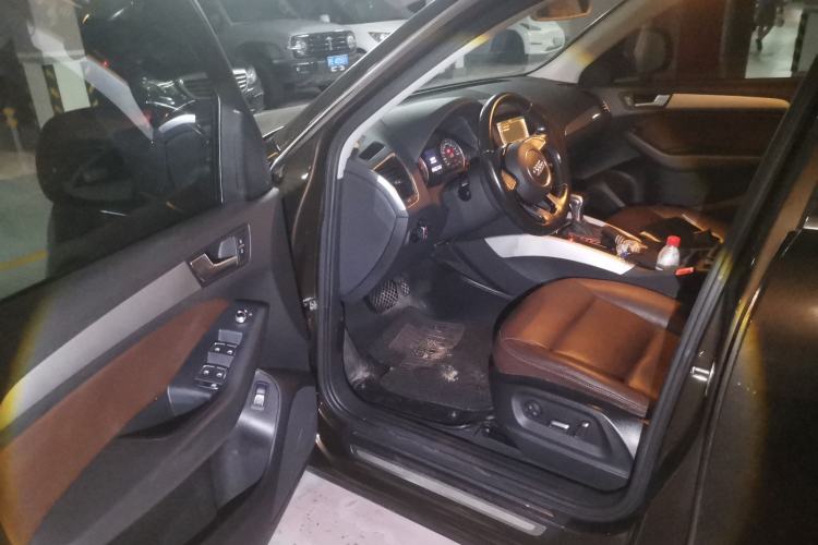 Used Audi Q5 2015 40 TFSI Trendy Edition Driver Seat