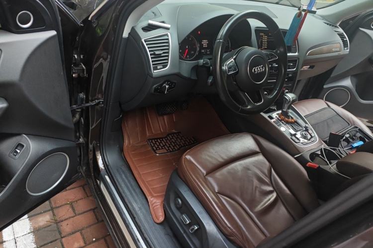 Used Audi Q5 2015 40 TFSI Comfort Model Driver Seat