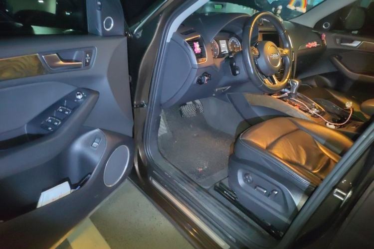 Used Audi Q5 2015 40 TFSI Comfort Model Driver Seat
