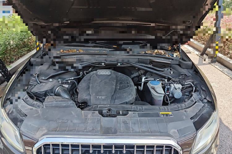 Used Audi Q5 2015 40 TFSI Trendy Edition Engine Bay