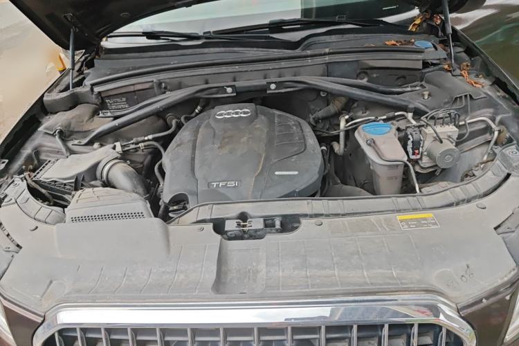 Used Audi Q5 2015 40 TFSI Trendy Edition Engine Bay