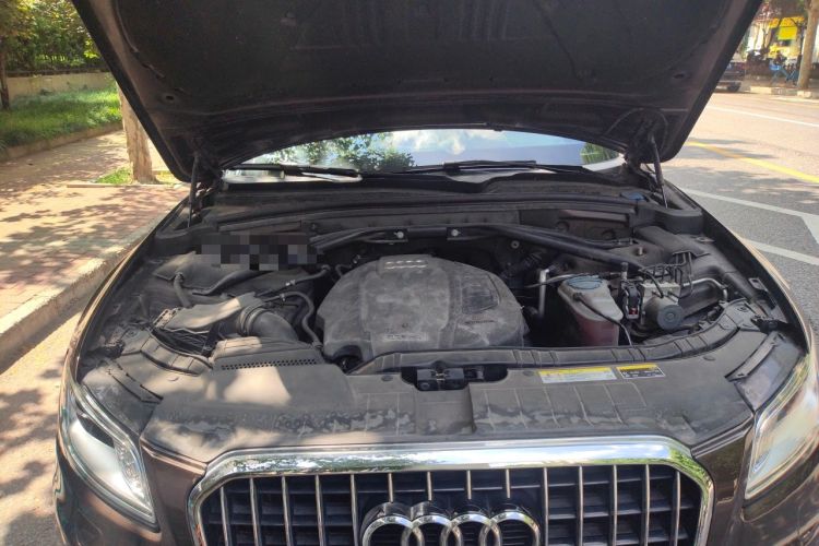 Used Audi Q5 2015 40 TFSI Technology Edition Engine Bay