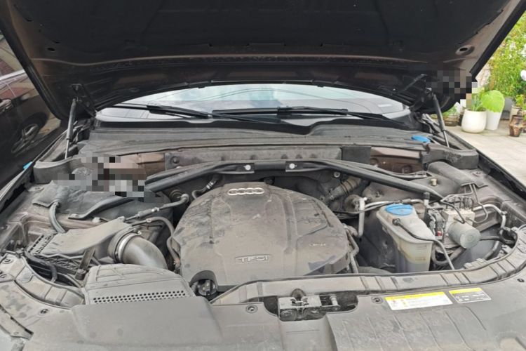 Used Audi Q5 2015 40 TFSI Technology Edition Engine Bay