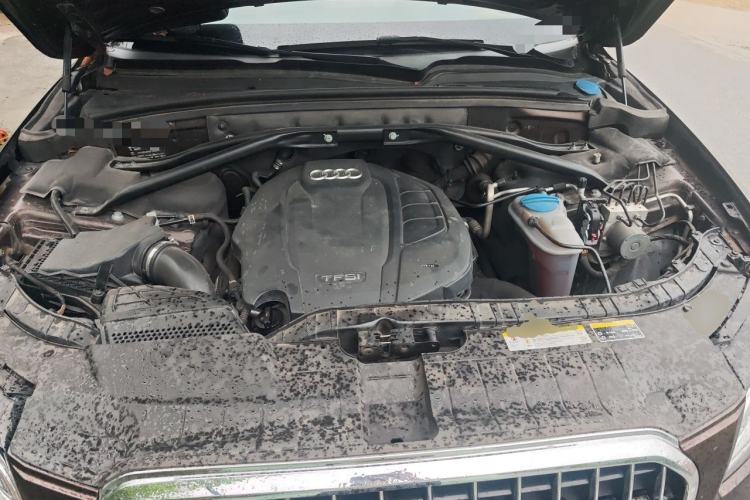 Used Audi Q5 2015 40 TFSI Technology Edition Engine Bay