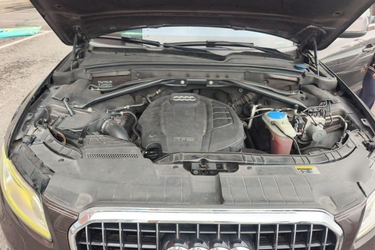 Used Audi Q5 2015 40 TFSI Technology Edition Engine Bay