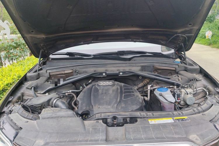 Used Audi Q5 2015 40 TFSI Trendy Edition Engine Bay