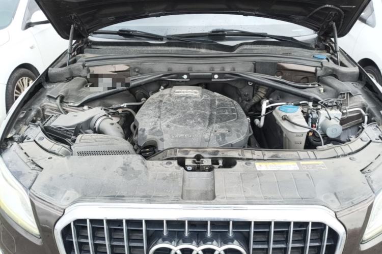 Used Audi Q5 2015 40 TFSI Technology Edition Engine Bay