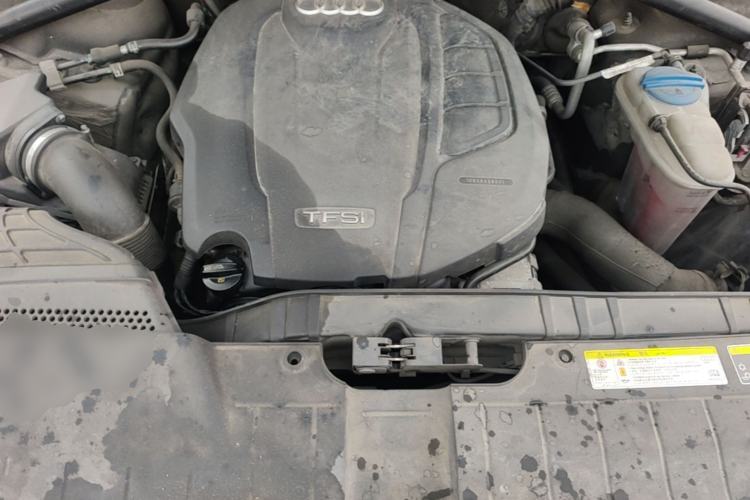 Used Audi Q5 2015 40 TFSI Comfort Model Engine Bay