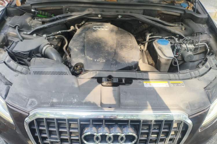 Used Audi Q5 2015 40 TFSI Trendy Edition Engine Bay