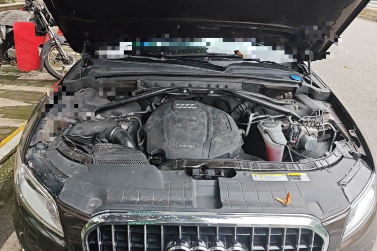 Used Audi Q5 2015 40 TFSI Trendy Edition Engine Bay