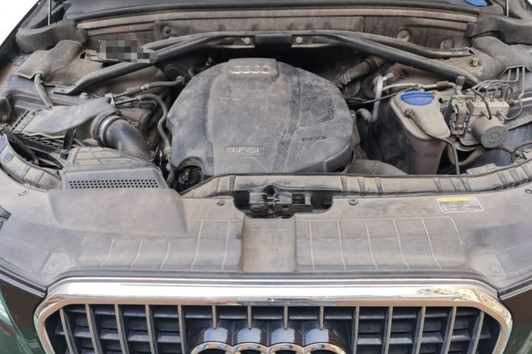 Used Audi Q5 2015 40 TFSI Technology Edition Engine Bay