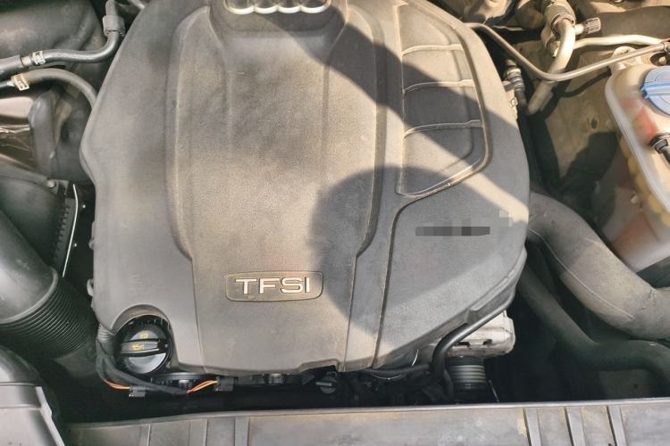 Used Audi Q5 2015 40 TFSI Technology Edition Engine Bay