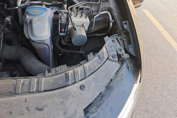 Used Audi Q5 2015 40 TFSI Technology Edition Engine Bay Left