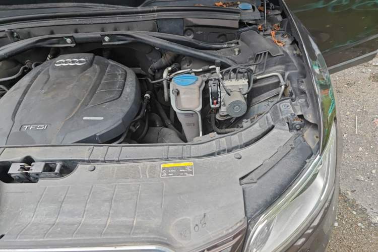 Used Audi Q5 2015 40 TFSI Trendy Edition Engine Bay Left