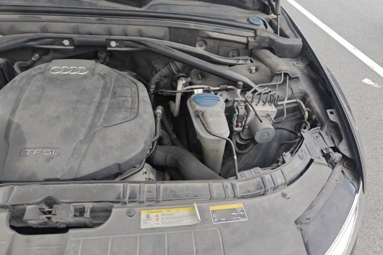 Used Audi Q5 2015 40 TFSI Technology Edition Engine Bay Left