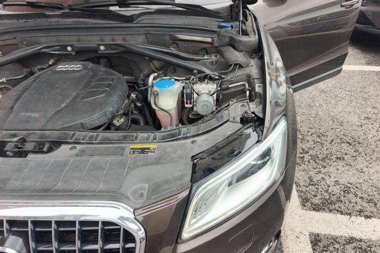 Used Audi Q5 2015 40 TFSI Technology Edition Engine Bay Left