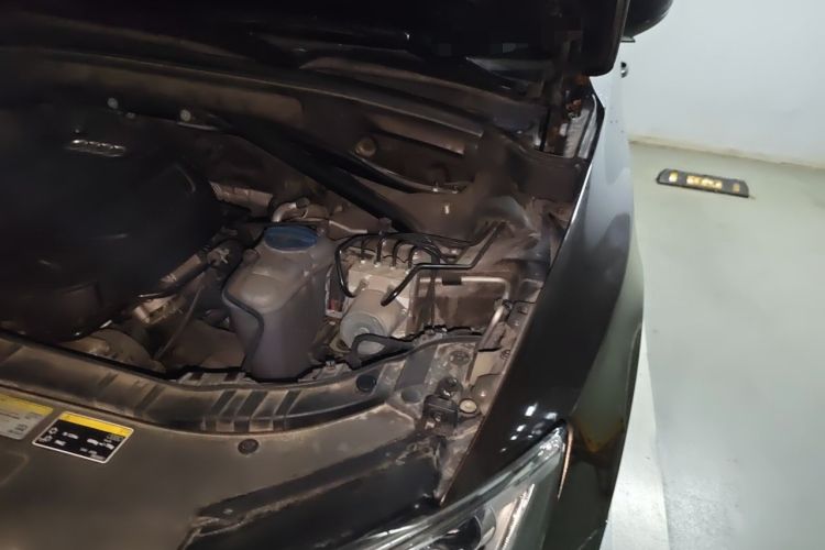 Used Audi Q5 2015 40 TFSI Comfort Model Engine Bay Left