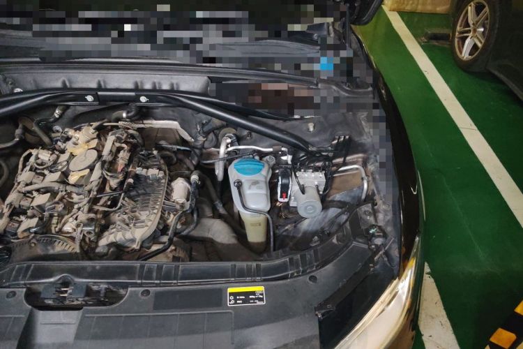 Used Audi Q5 2015 40 TFSI Comfort Model Engine Bay Left