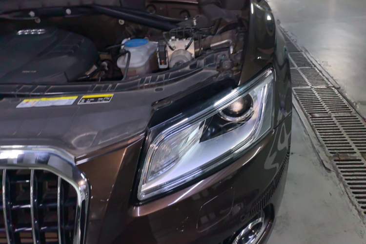 Used Audi Q5 2015 40 TFSI Comfort Model Engine Bay Left