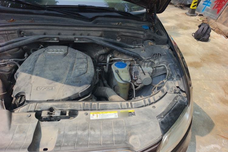 Used Audi Q5 2015 40 TFSI Technology Edition Engine Bay Left
