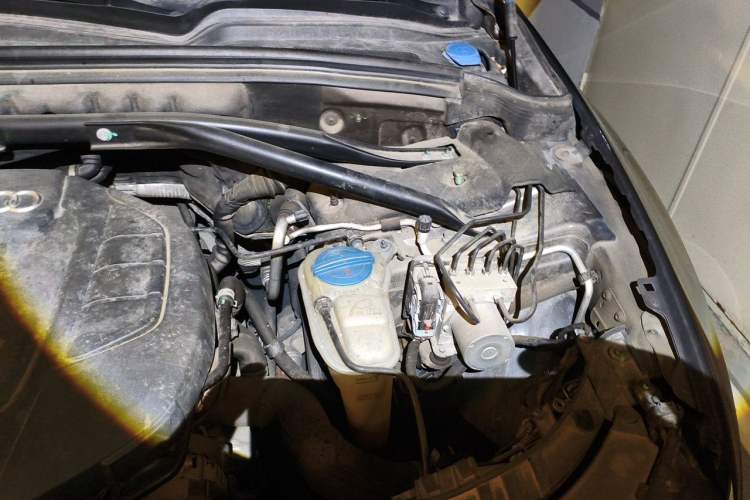 Used Audi Q5 2015 40 TFSI Trendy Edition Engine Bay Left