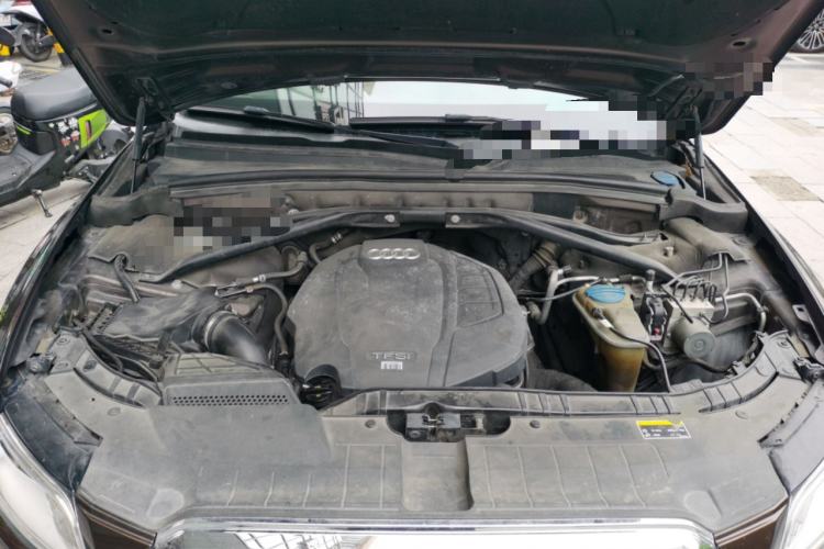 Used Audi Q5 2015 40 TFSI Comfort Model Engine Bay