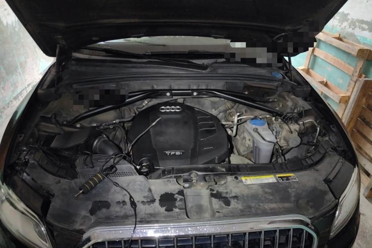 Used Audi Q5 2015 40 TFSI Technology Edition Engine Bay