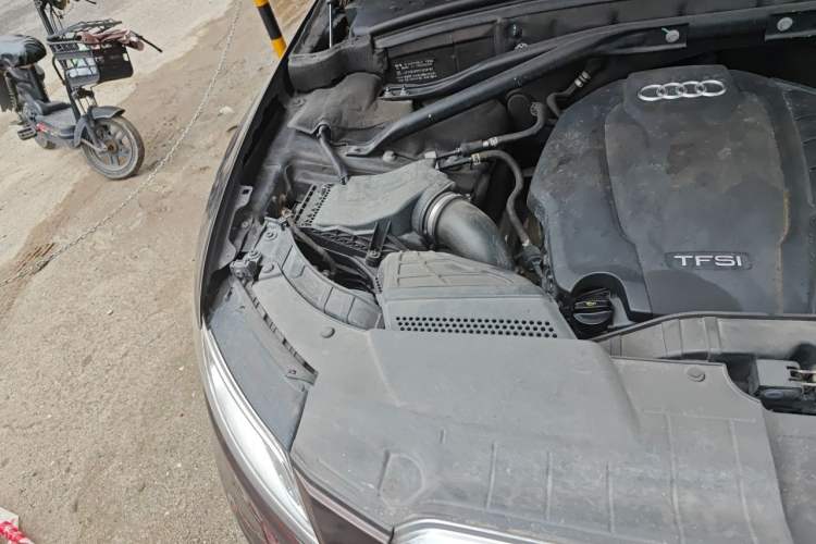 Used Audi Q5 2015 40 TFSI Trendy Edition Engine Bay Right
