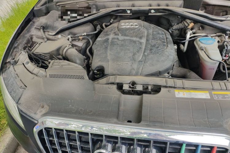 Used Audi Q5 2015 40 TFSI Technology Edition Engine Bay Right