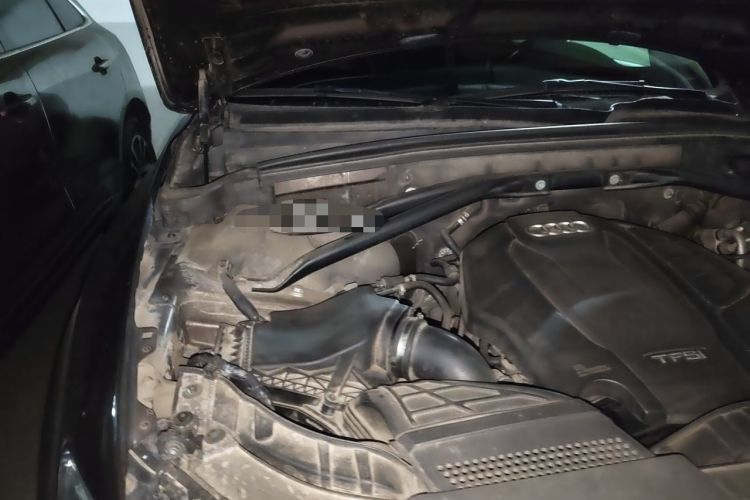 Used Audi Q5 2015 40 TFSI Comfort Model Engine Bay Right
