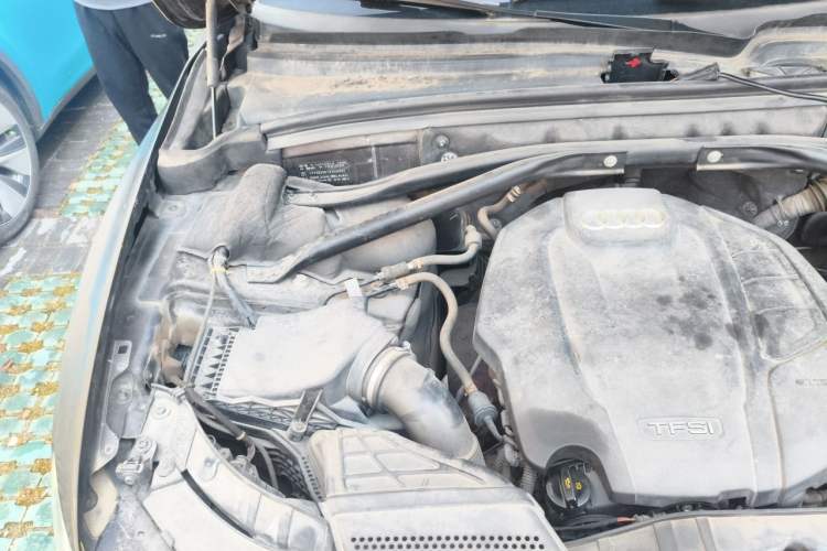 Used Audi Q5 2015 40 TFSI Trendy Edition Engine Bay Right