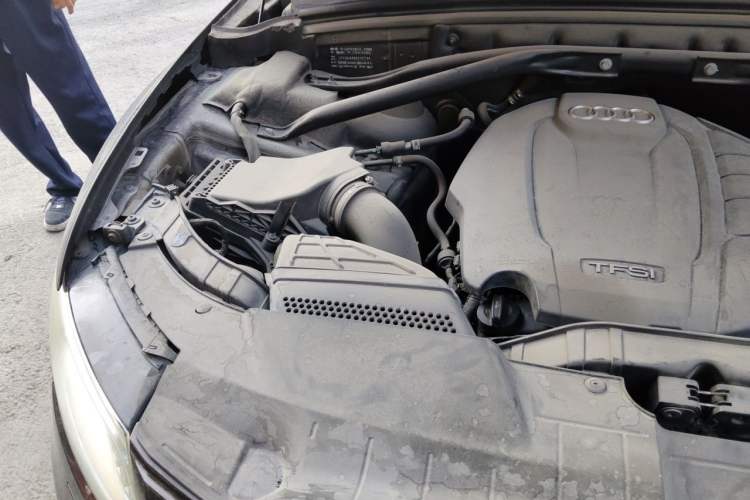 Used Audi Q5 2015 40 TFSI Technology Edition Engine Bay Right