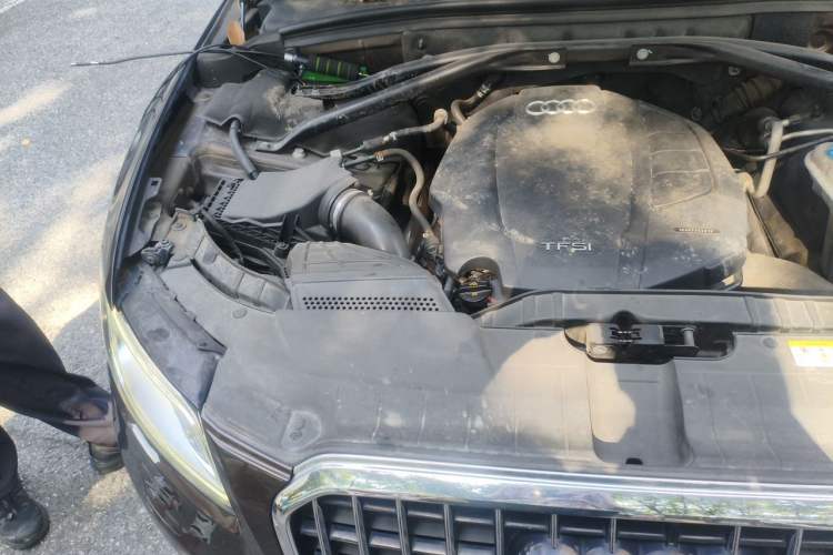 Used Audi Q5 2015 40 TFSI Trendy Edition Engine Bay Right