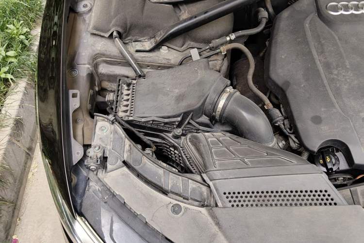 Used Audi Q5 2015 40 TFSI Technology Edition Engine Bay Right