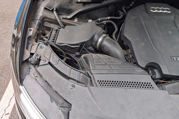 Used Audi Q5 2015 40 TFSI Comfort Model Engine Bay Right