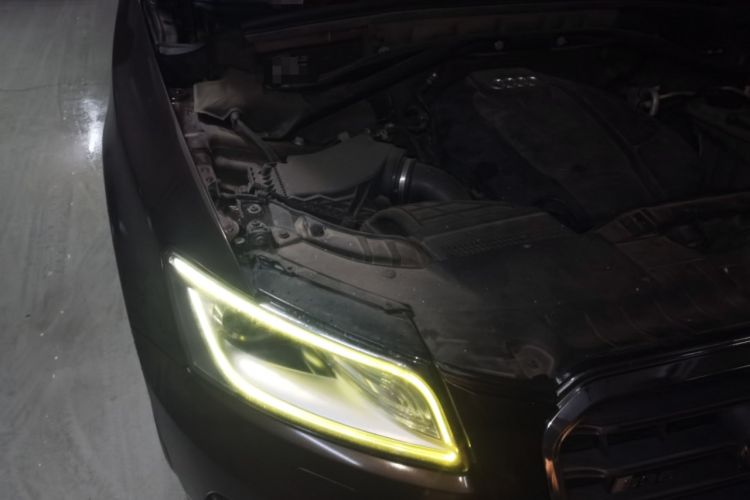 Used Audi Q5 2015 40 TFSI Comfort Model Engine Bay Right