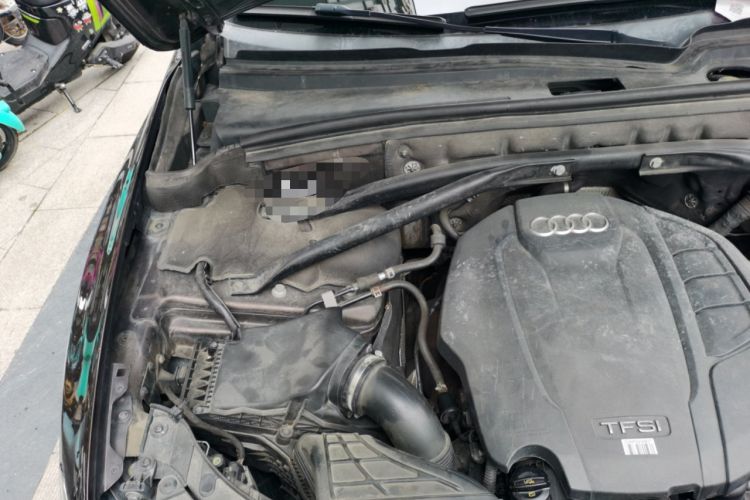 Used Audi Q5 2015 40 TFSI Comfort Model Engine Bay Right
