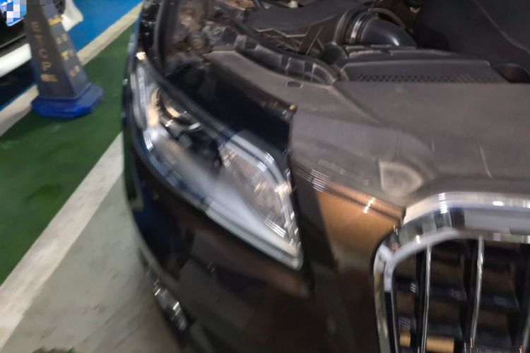 Used Audi Q5 2015 40 TFSI Comfort Model Engine Bay Right